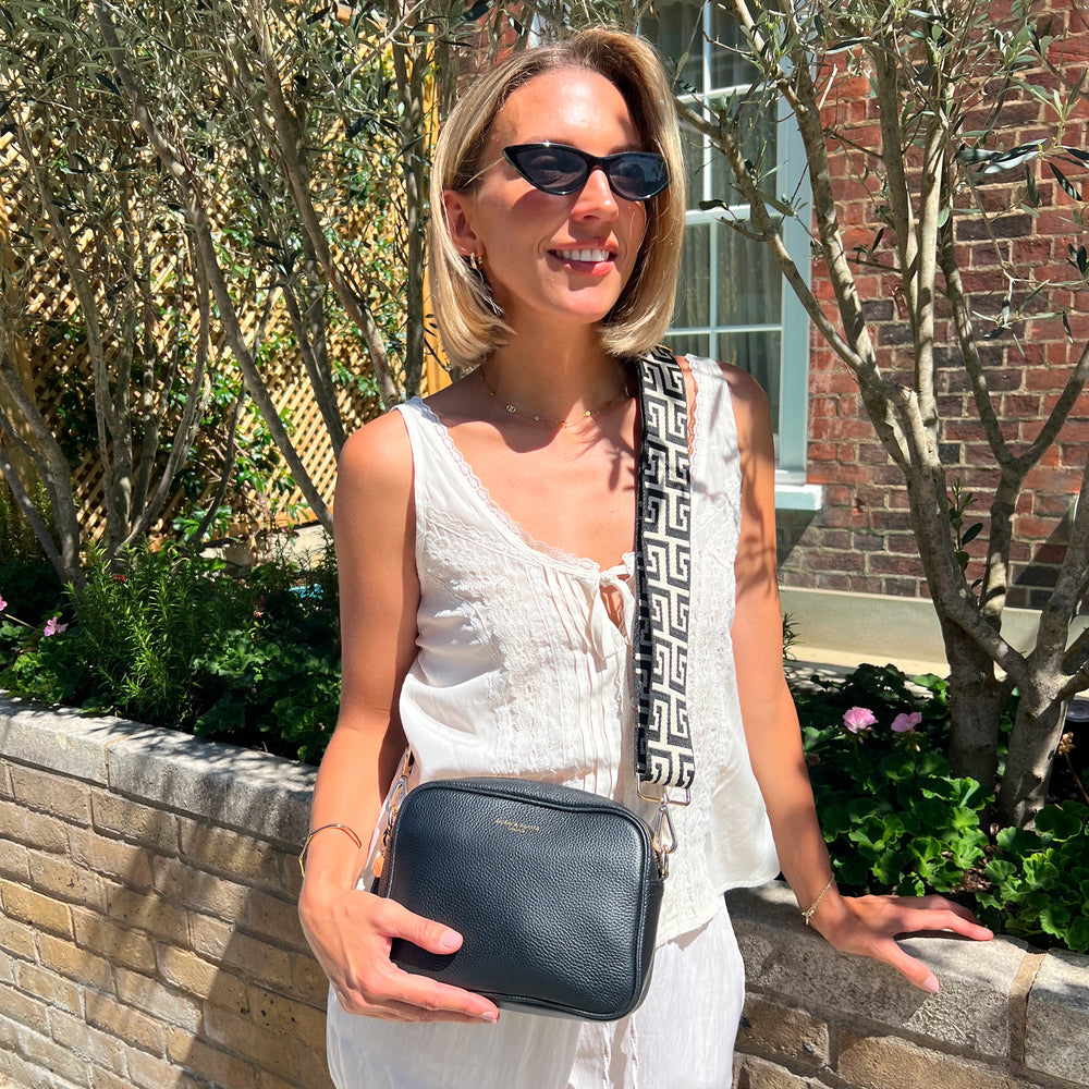 Lyla Crossbody Bag - Black thumbnail-image-9