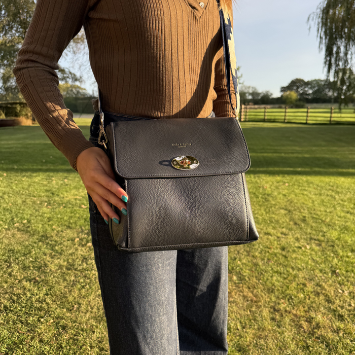 Elara Messenger Bag - Navy