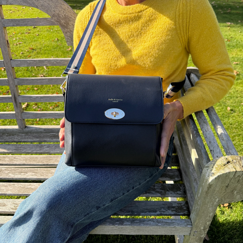 Elara Messenger Bag - Navy