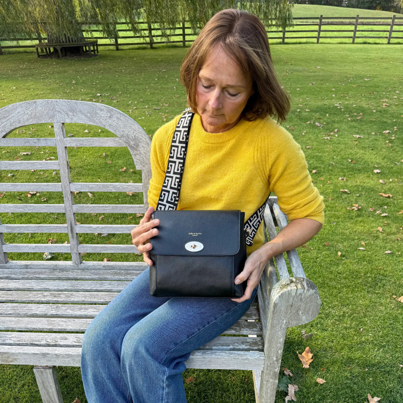 Elara Messenger Bag - Black